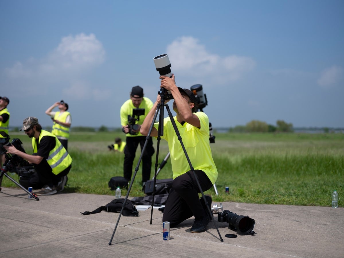 Behind the scenes of photographers during total eclipse