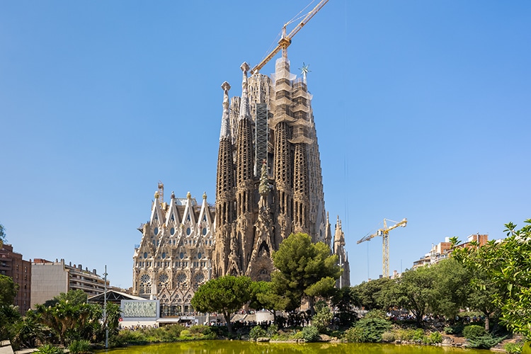 Sagrada Família to Be Completed in 2026